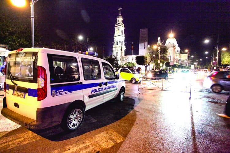 Rissa per una ragazza a Pompei, un ragazzo in ospedale: tre arresti