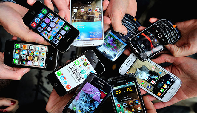 Scuola, avanza il partito del no ai cellulari accesi in classe