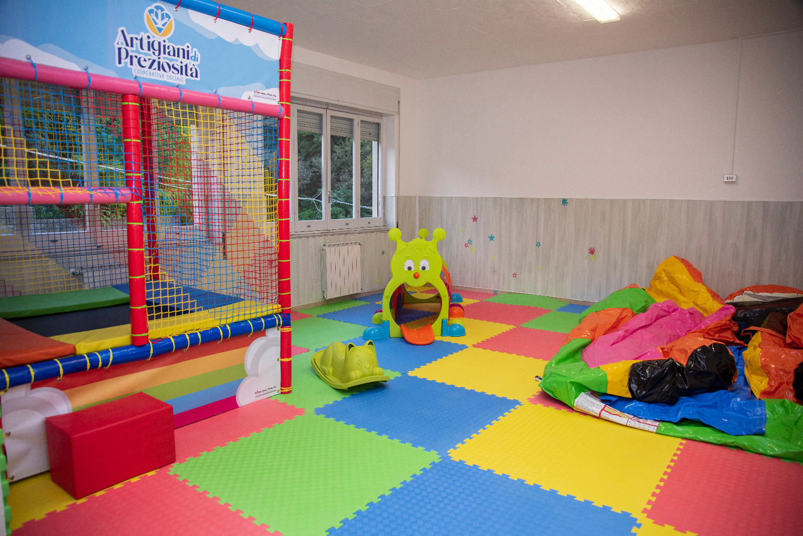 Castellammare, ludoteca per i bambini e laboratori per ragazzi: taglio del nastro 