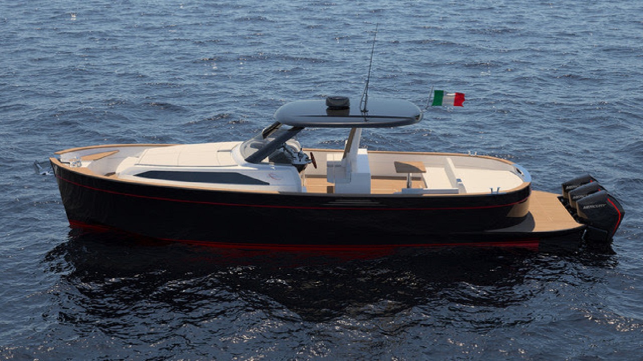 Il nuovo gozzo di Apreamare conquista gli appassionati della nautica 