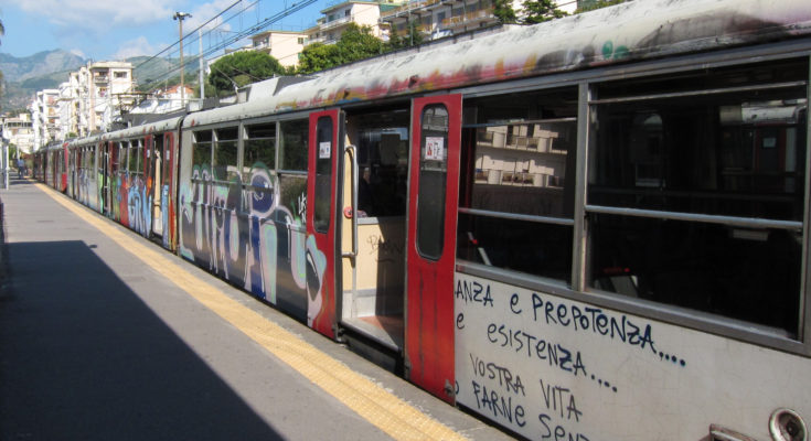 Sorrento, parte la raccolta firme dei pendolari della Circumvesuviana