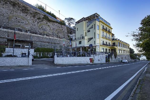 Castellammare, restyling a Via Panoramica: arriva il senso unico alternato