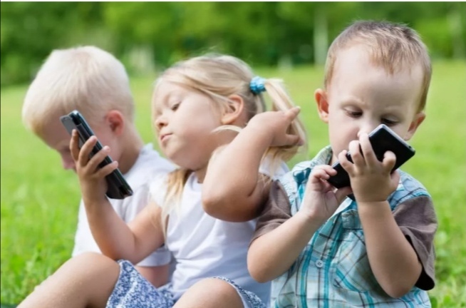 Smartphone e tablet ai bambini. Dannoso e controproducente