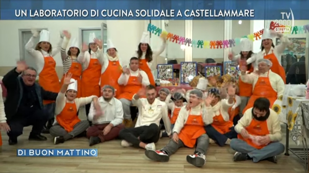 Castellammare, il racconto della cucina solidale in tv don Luigi: 'Tanti collaborano, grande esperienza di partecipazione'