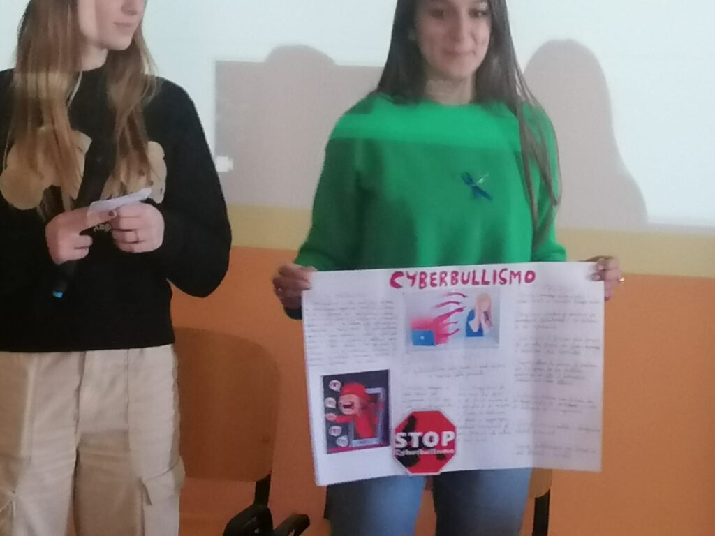 Castellammare, contro il bullismo gli alunni dello Sturzo con testimonianze e video