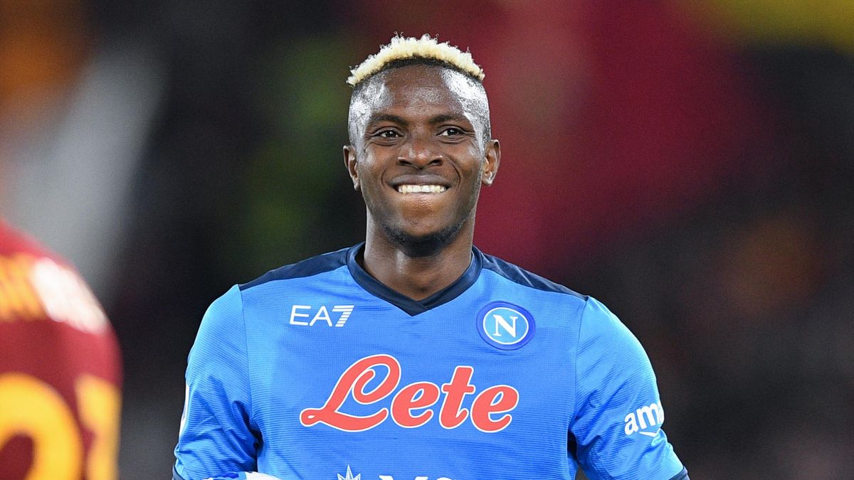 Canta Napoli, domato l'Eintracht. Si riscrive la storia azzurra