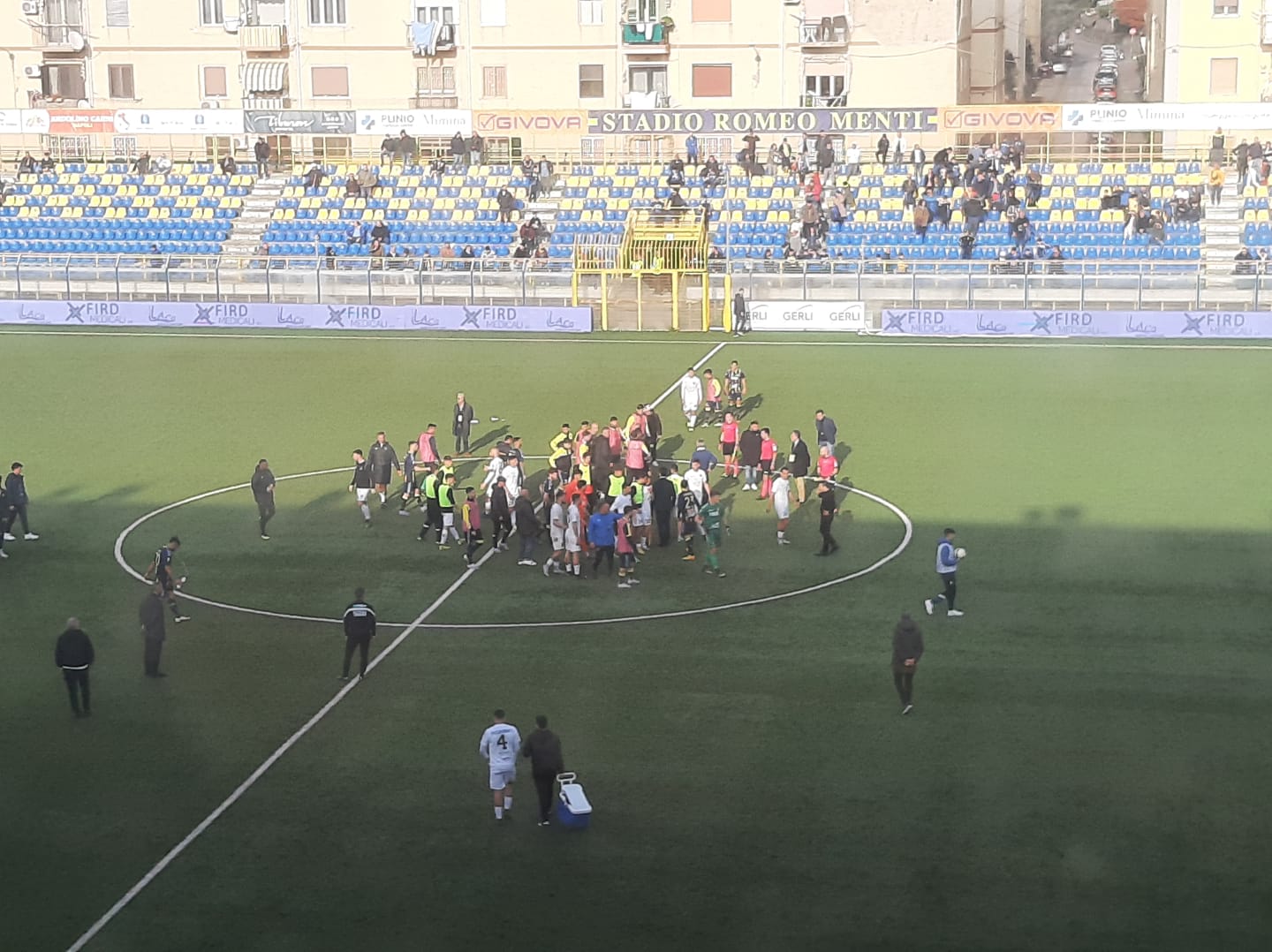 La Juve Stabia affonda in casa, 1-3 per il Latina il finale. Esonerato Pochesci