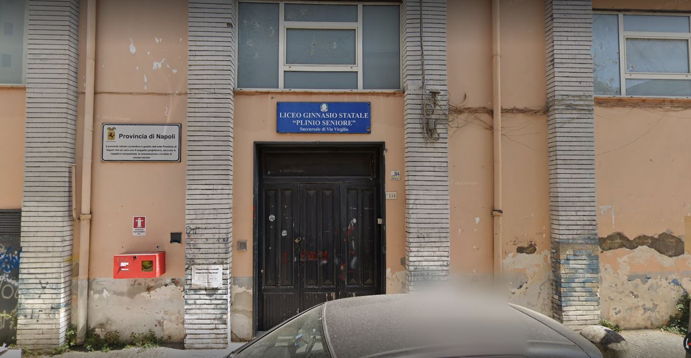 Castellammare, prof picchiata in classe da una mamma 