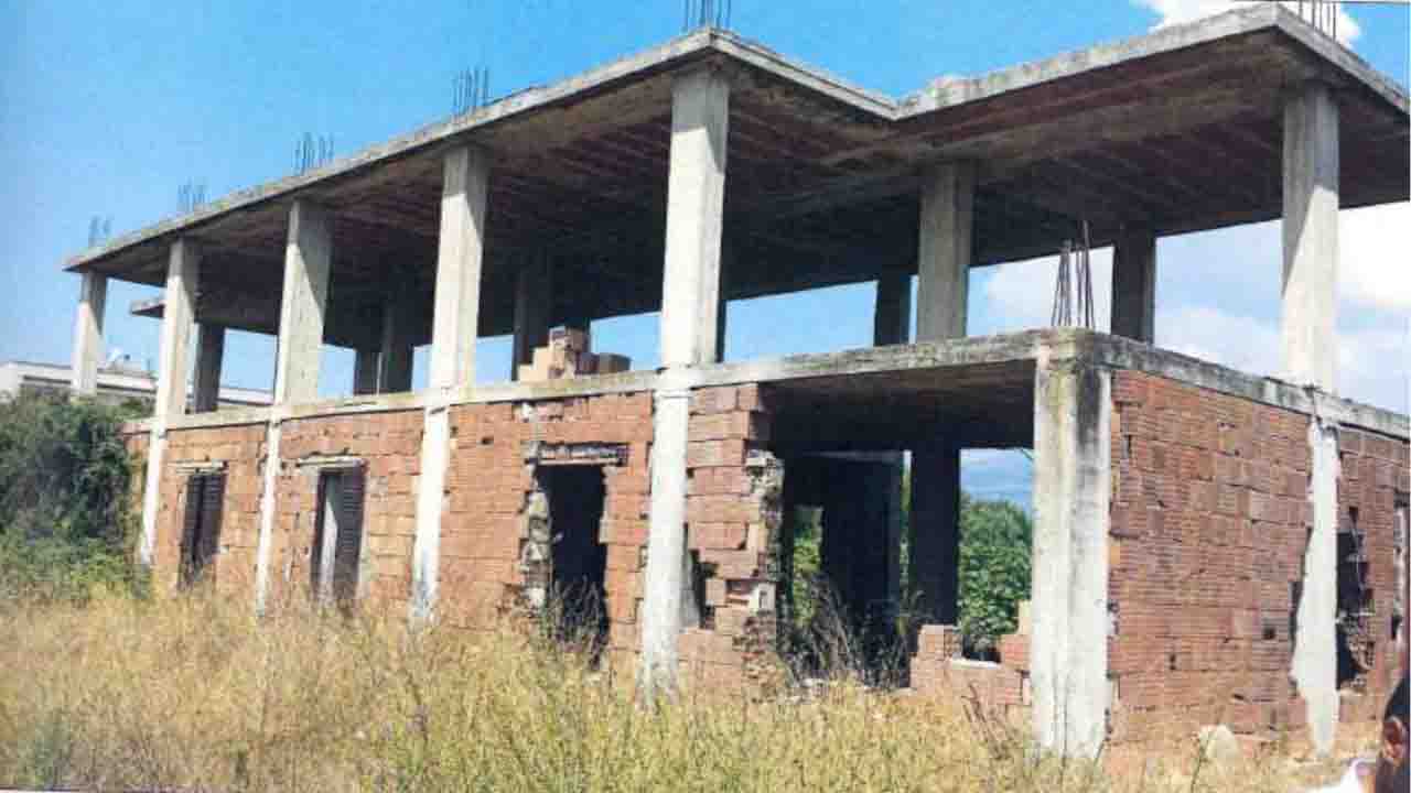 Ecomostro abusivo a Pompei, abbattuto 