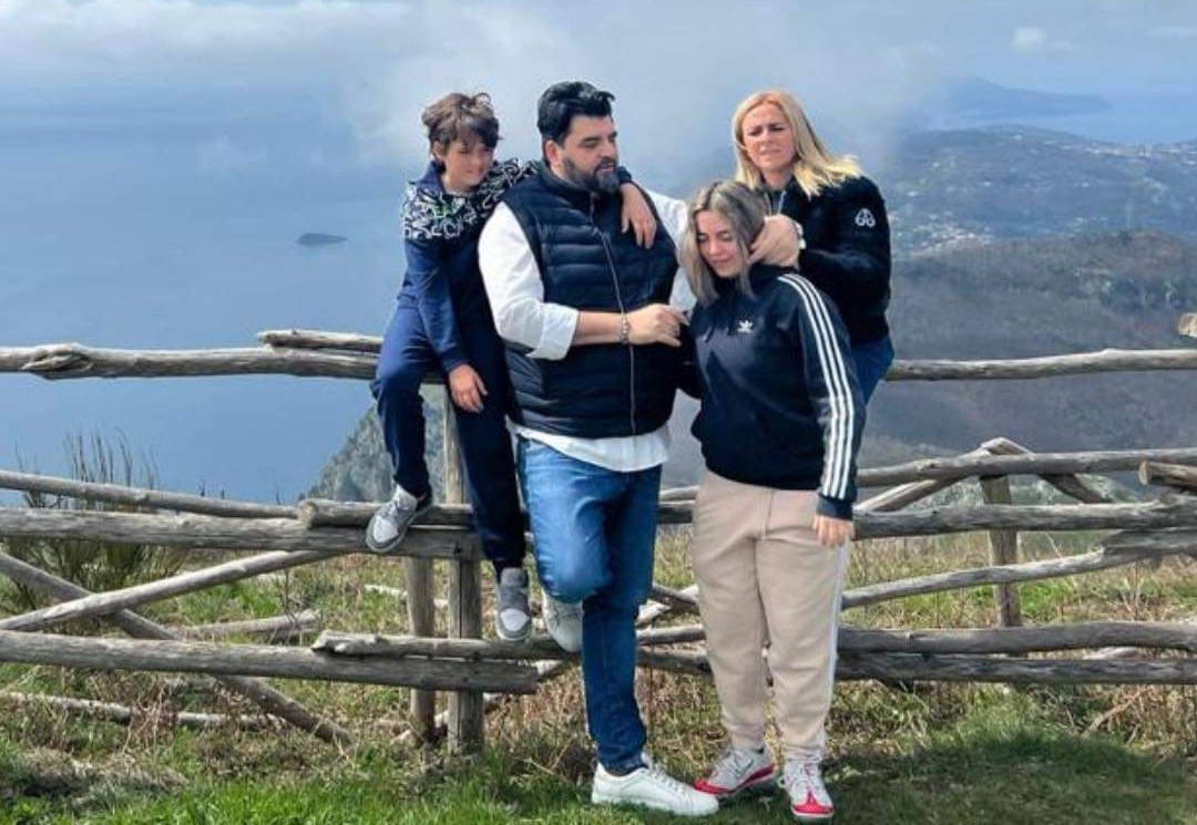 Chef Cannavacciuolo a Faito per Pasqua: 'Auguri a tutti'