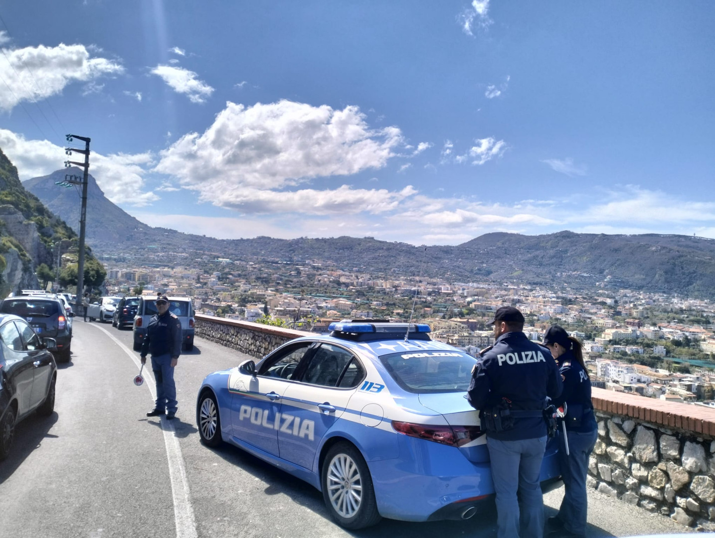 Statale Sorrentina a Pasqua, targhe alterne: controlli e niente ingorghi