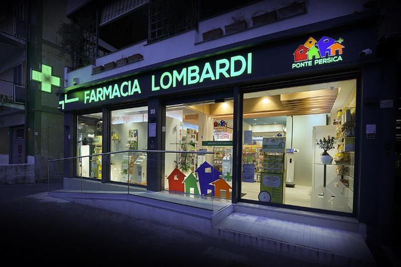 Castellammare, rapina in farmacia: armati rubano incasso