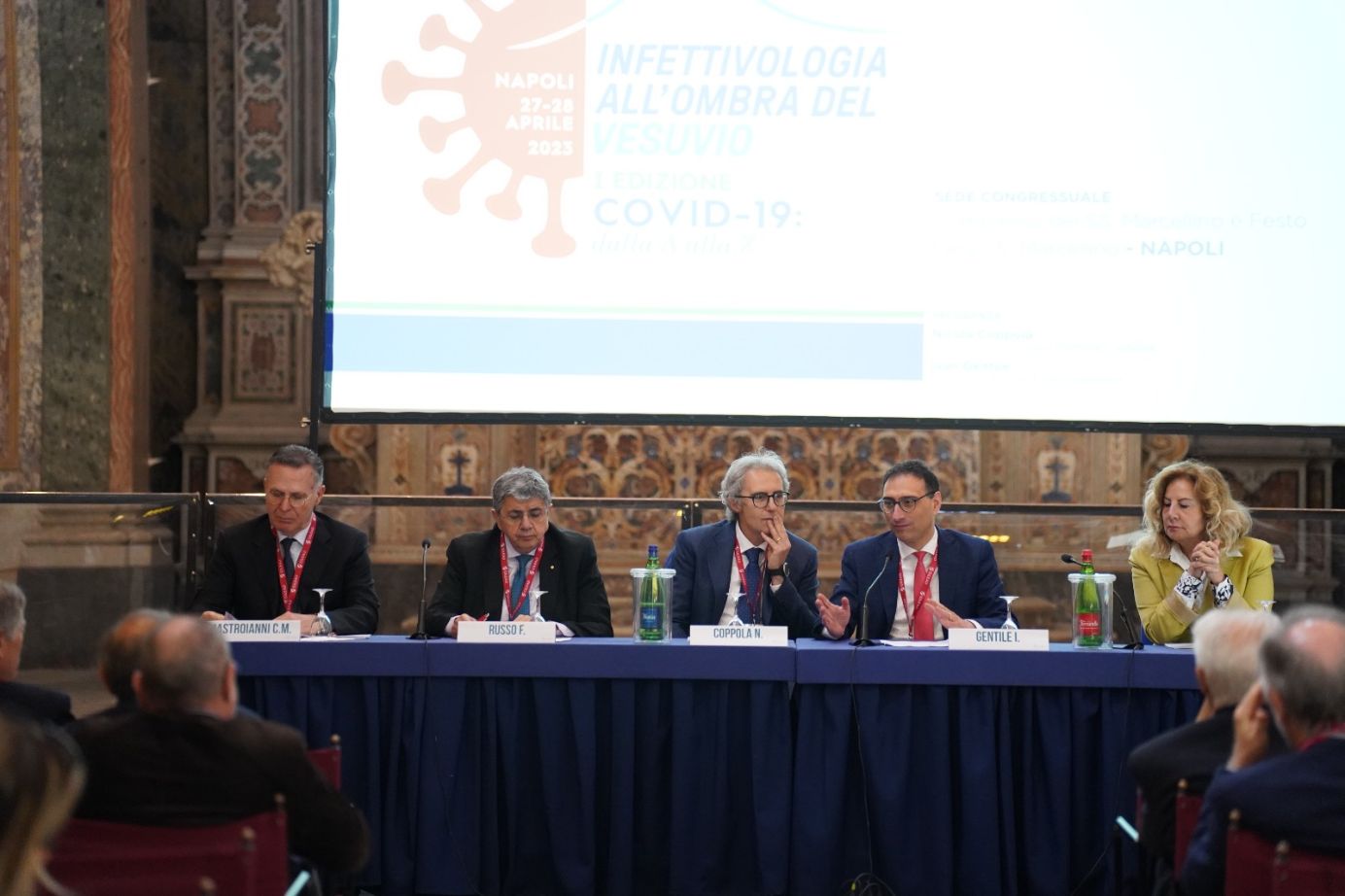 Covid, da Napoli l'allarme: 'Ancora tanti i casi e i morti, varianti sempre differenti'