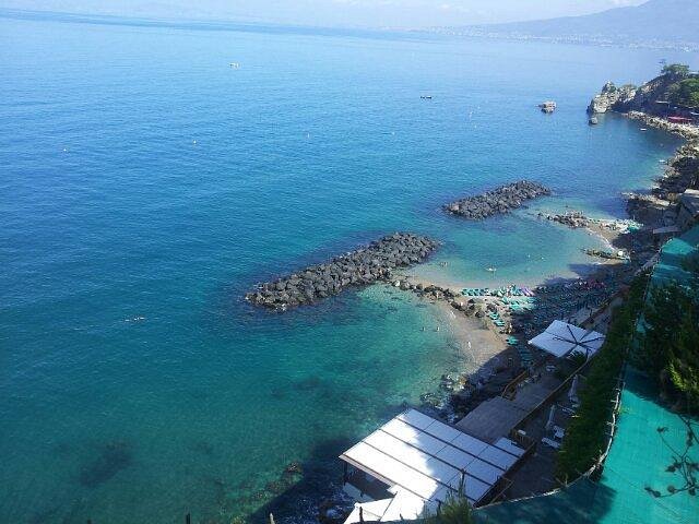 Regine del mare, sulla statale tra Castellammare e Vico: ecco le tre spiagge con bandiera blu  