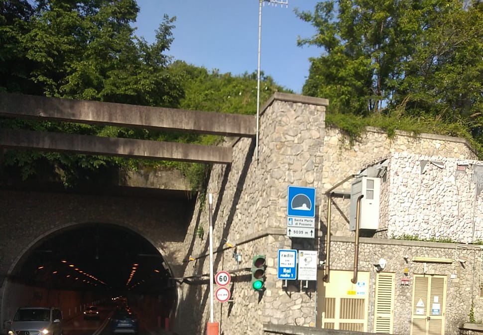 Da Castellammare a Sorrento, incidente e auto bloccate: il venerdì nero