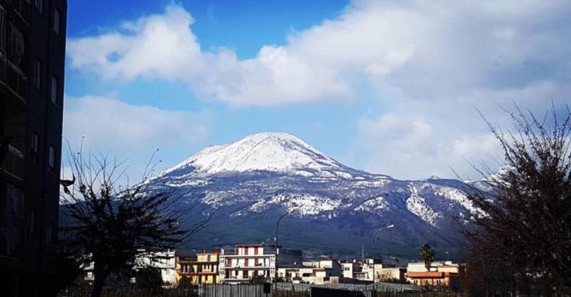 Il Vesuvio fa il bis, torna la neve: temperature in calo