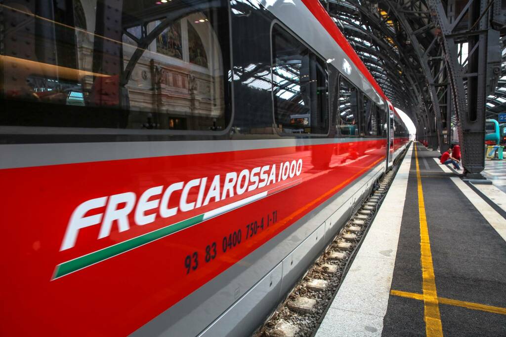 Campania, più treni per il mare e per la prima volta il Frecciarossa ferma a Pompei 