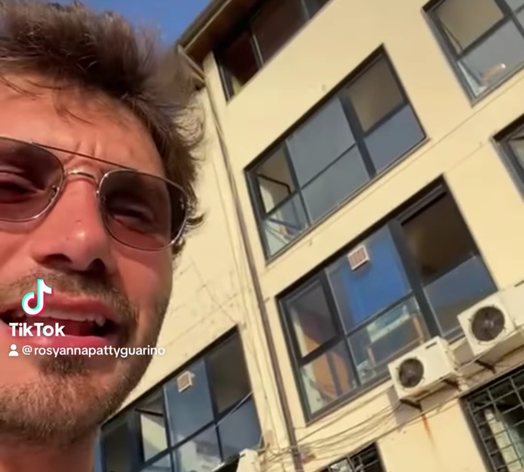 Castellammare, il ritorno di Stefano De Martino avvistato sul lungomare 