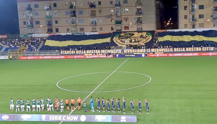 La Juve Stabia batte l'Avellino 1-0 e vola in testa