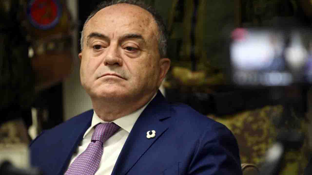 Truffa del 'caro estinto', 50 e 70 euro per certificati: arrestati medici e impiegati pubblici