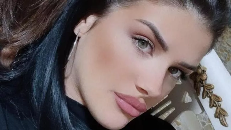 Alessia muore a 21 anni dopo intervento al seno, aperta un'inchiesta 
