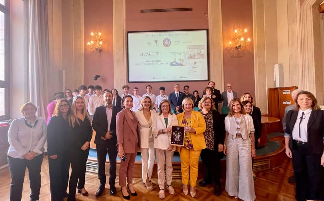 Castellammare, premiati dal ministero della Cultura gli studenti di Severi e Seniore per le start-up sullo spazio 