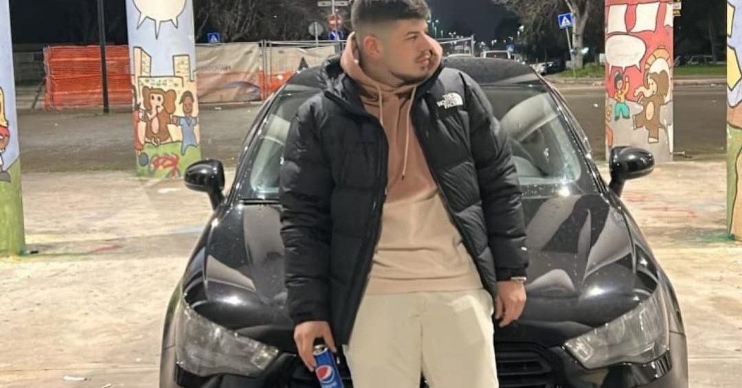 Si schianta con la sua auto nel napoletano, Saverio muore a 22 anni