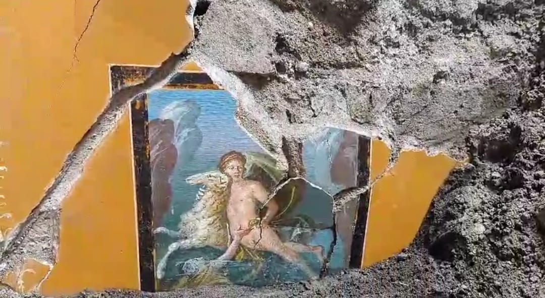 Pompei, spunta una nuova meraviglia: l'affresco di Frisso e Elle 