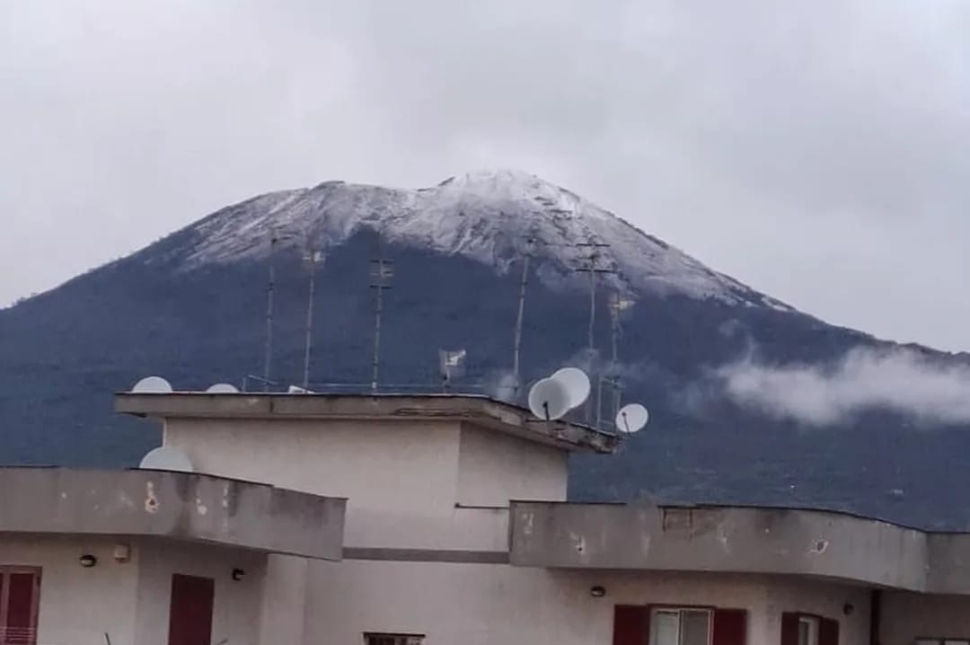 Neve sul Vesuvio, ondata di freddo a marzo 