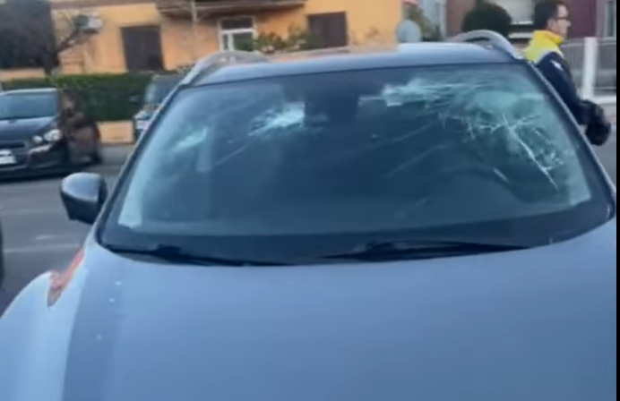 Latina - Juve Stabia. Auto dei tifosi vandalizzata, parte la gara di solidarietà
