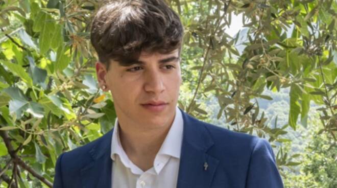 Vico Equense, morto per un incidente in scooter: il giorno dell'addio ad Antonino