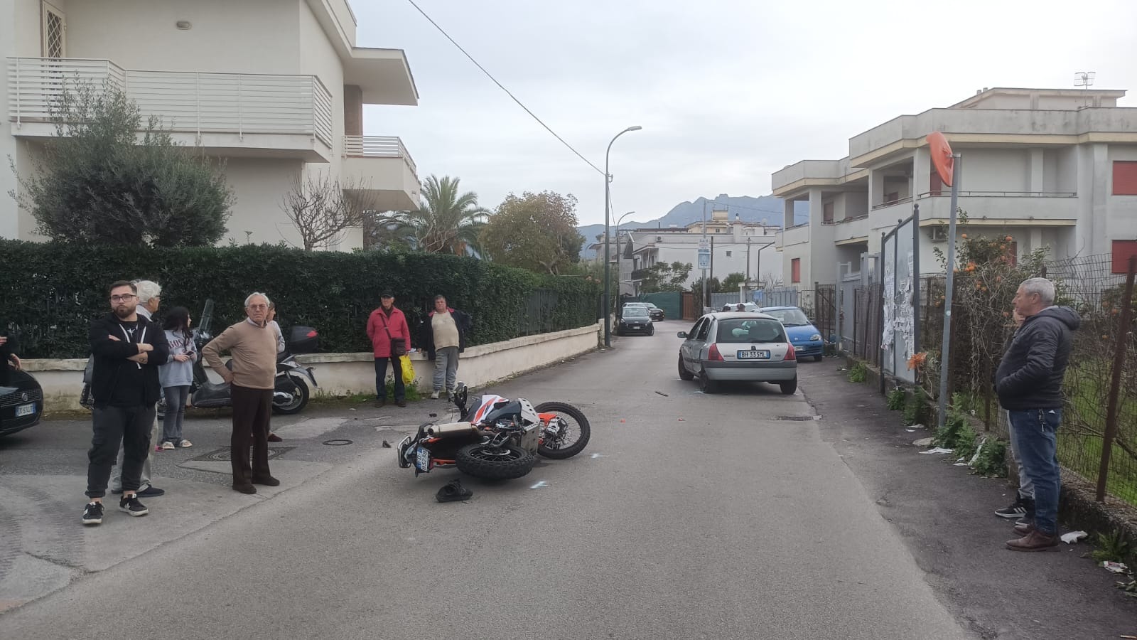 Pompei, moto contro auto: ferito un ragazzo 