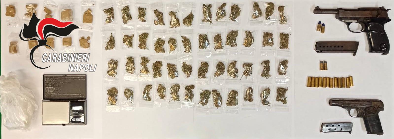 Castellammare, armi e droga nel quartiere bunker: scoperto arsenale a Moscarella 