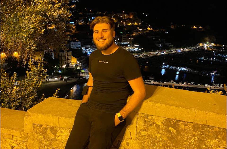 Castellammare, Simone infermiere eroe salva ragazzo nella metropolitana di Milano 