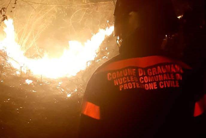 Gragnano, incendio di Pasqua: aperta un'inchiesta 
