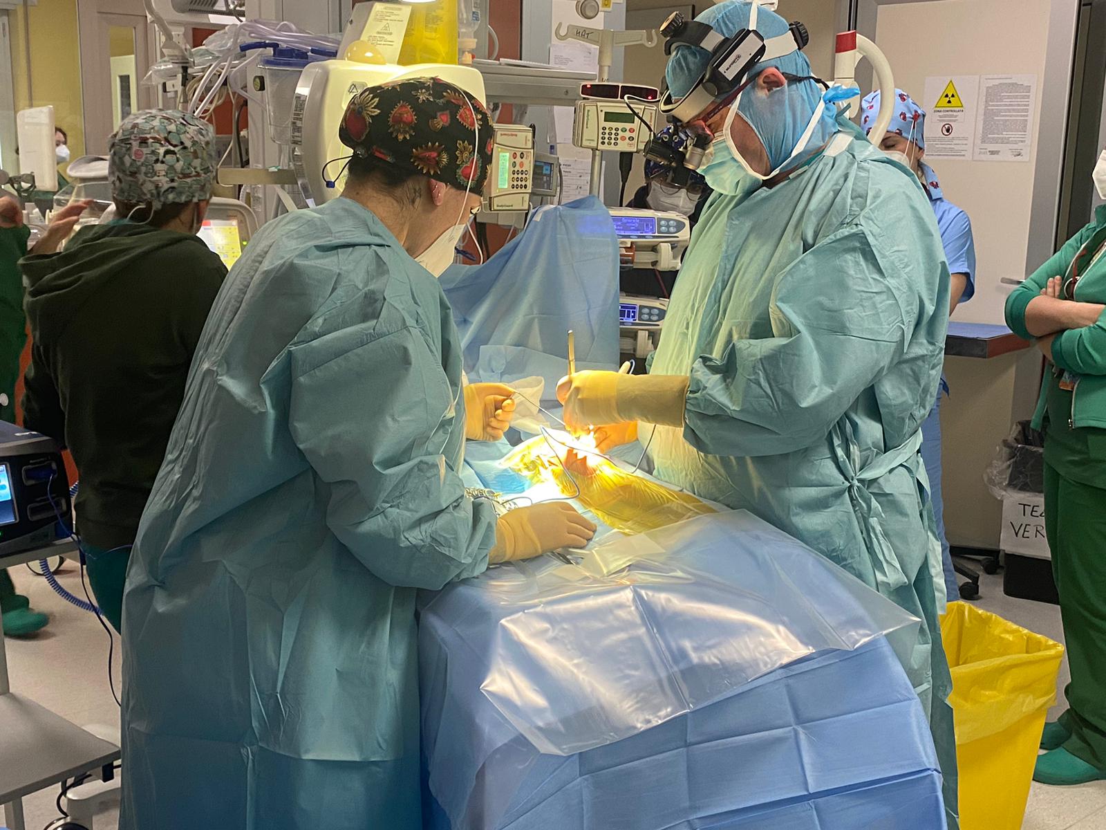 Castellammare, cardiochirurgia: neonato di 20 giorni operato al San Leonardo