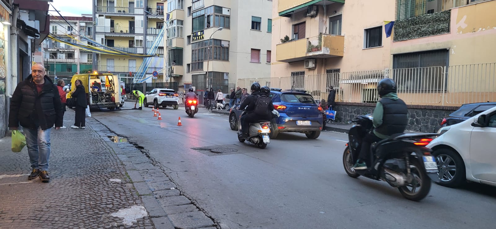 Castellammare, camion perde olio paralizzata per due ore una parte della città 