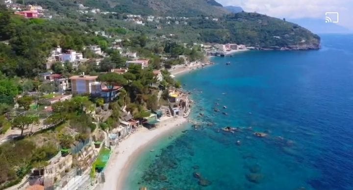 Bandiere Blu 2025: confermate le eccellenze della Penisola Sorrentina, da Vico Equense a Capri