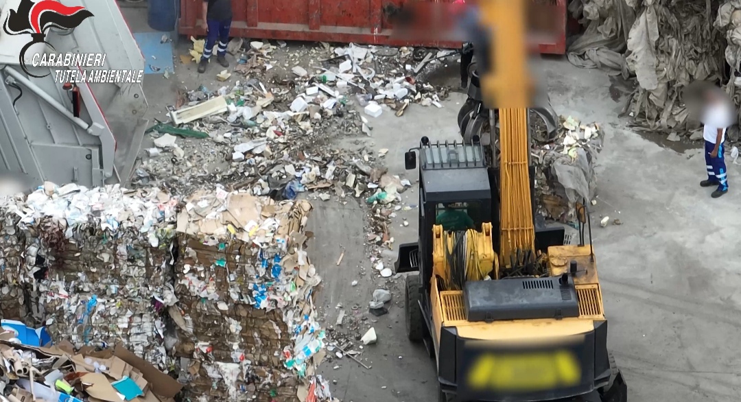 Rischio emergenza rifiuti nel napoletano, stop al termovalorizzatore di Acerra
