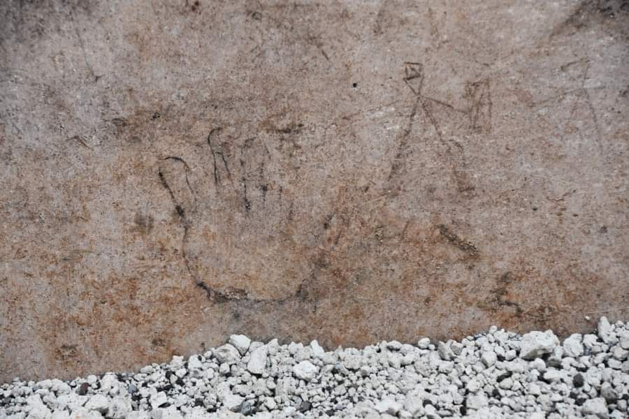 Pompei, i dipinti dei bambini sui muri di un cortile: apre l'insula dei Casti Amanti