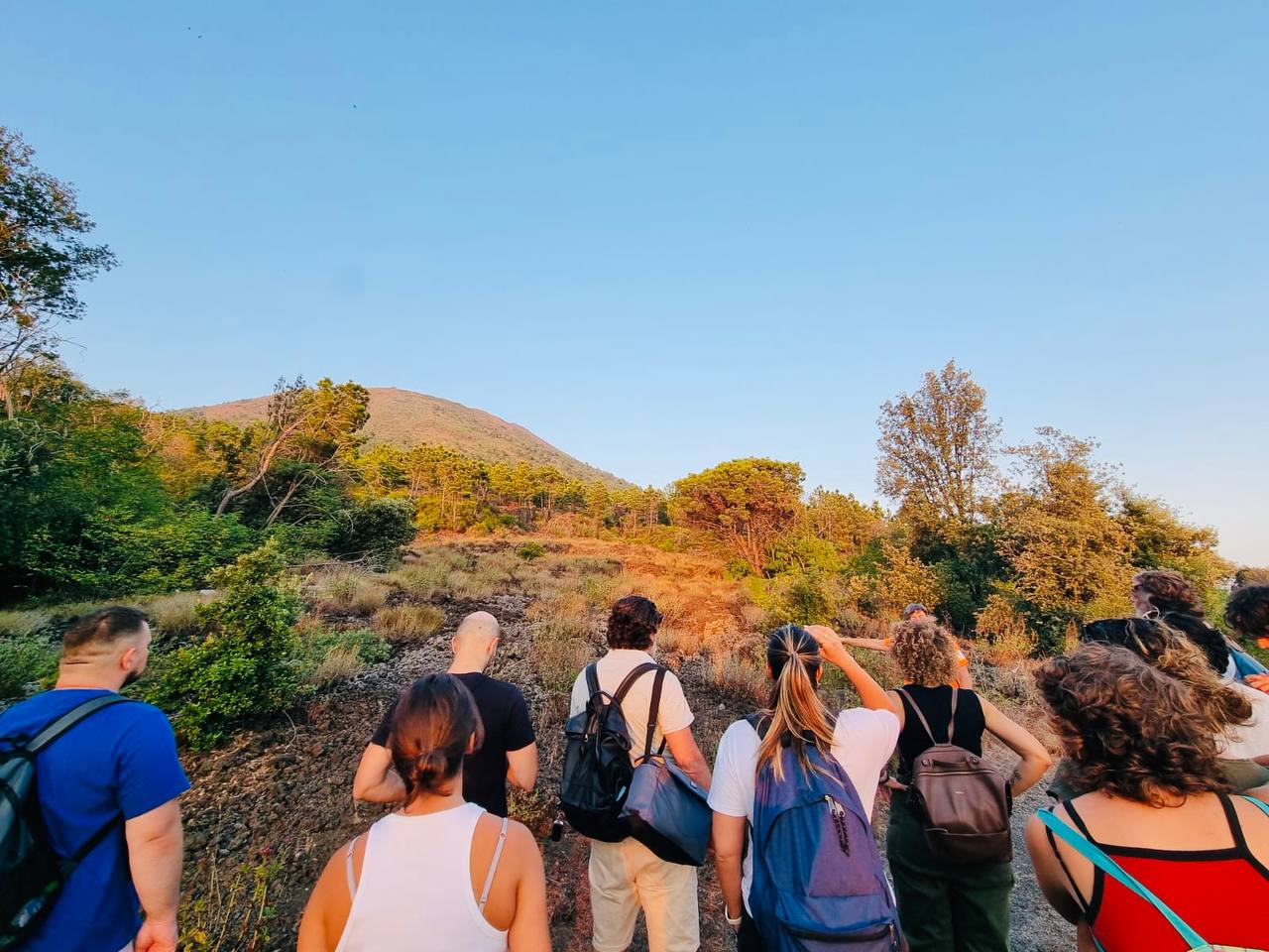 Vesuvio sotto le stelle, tornano le passeggiate al tramonto 