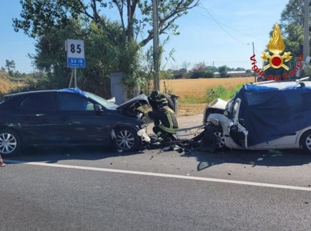 Scontro tra auto in Cilento, tre le vittime: muore coppia di Boscotrecase 