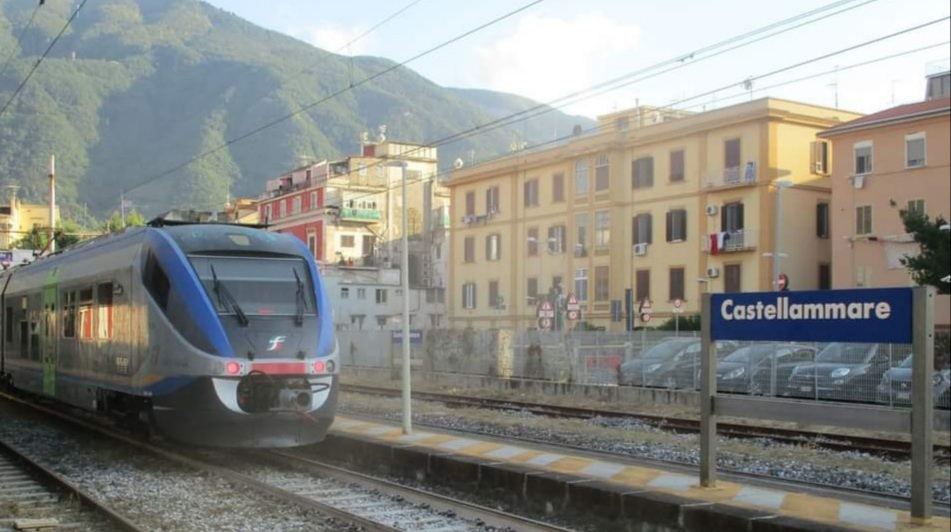 Ferrovie scatta la protesta, sciopero dei treni e sit in in stazione 