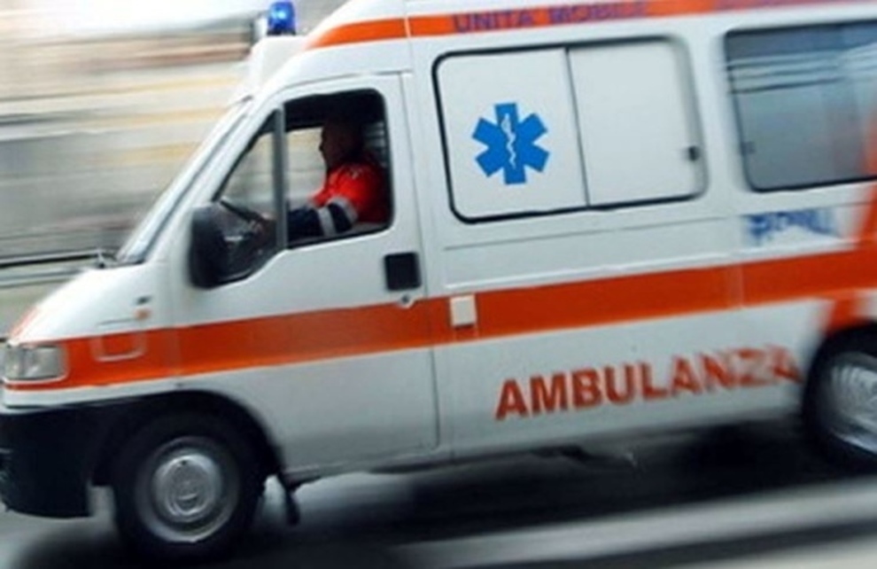 Somma Vesuviana, ruba auto e si schianta nel guardrail: uomo muore sul colpo