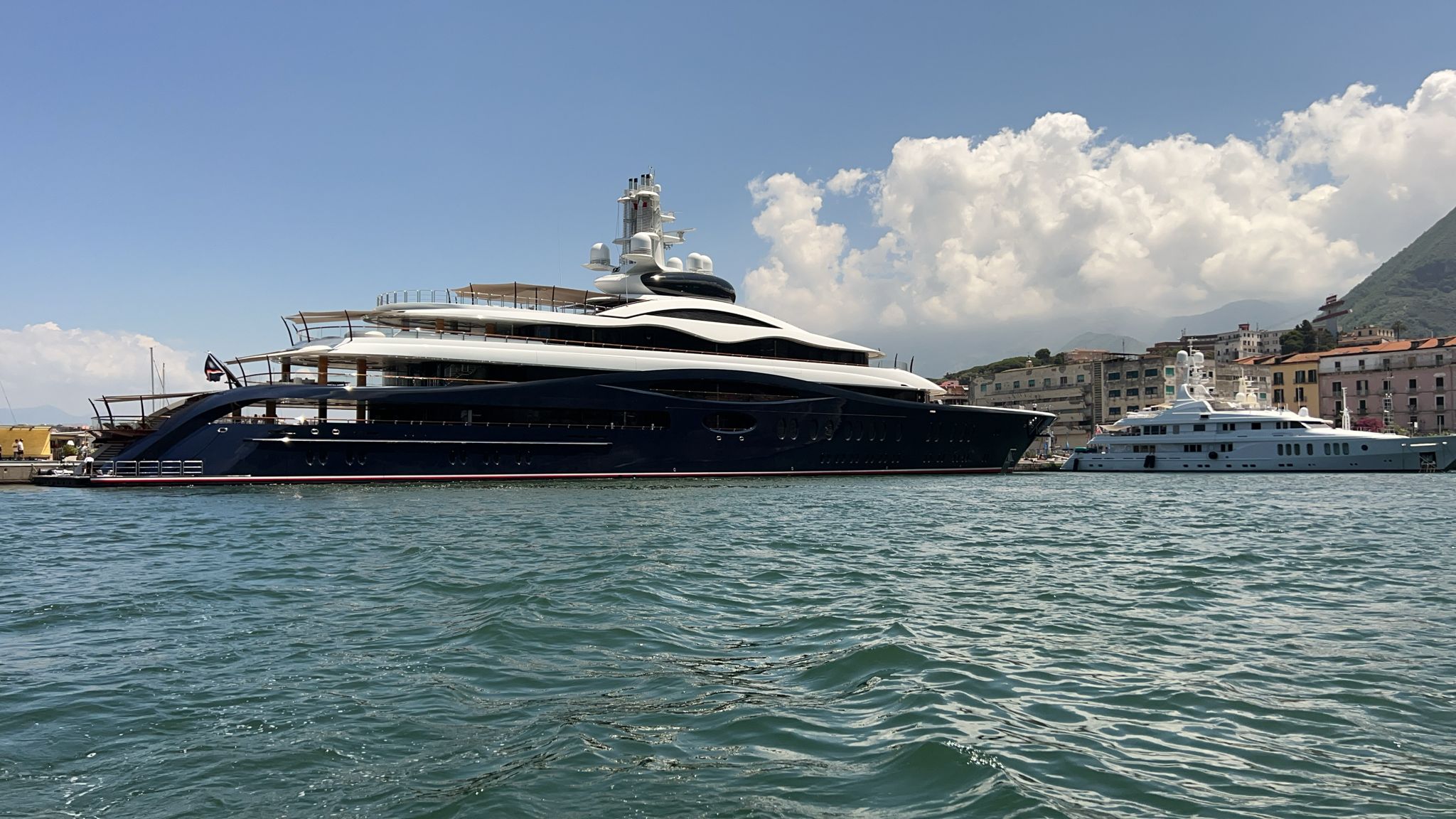 Castellammare, ecco l'estate dei vip: arrivato Mark Zuckerberg 