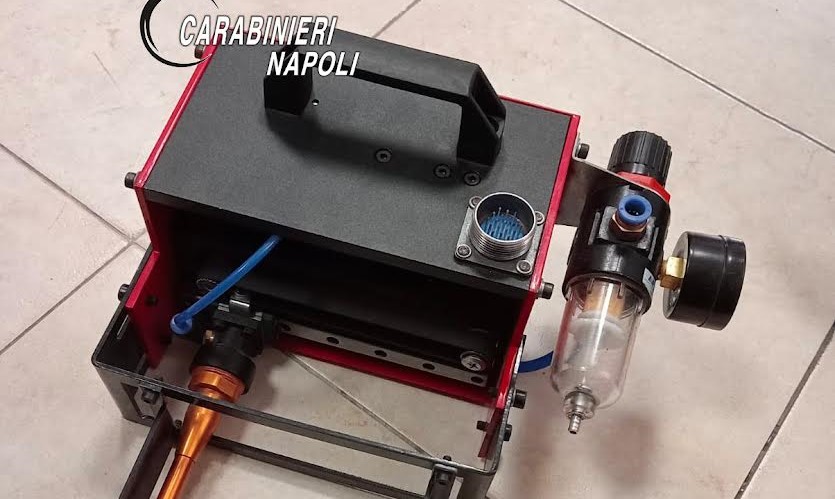 Banda di ladri modifica auto rubate, a Trecase arrestati in cinque 