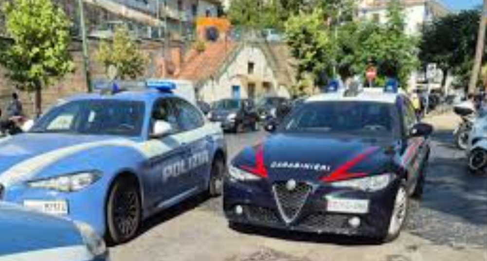 Spari tra i bagnanti al lido Azzurro, giovanissimi mossi da vendetta per sguardo di troppo
