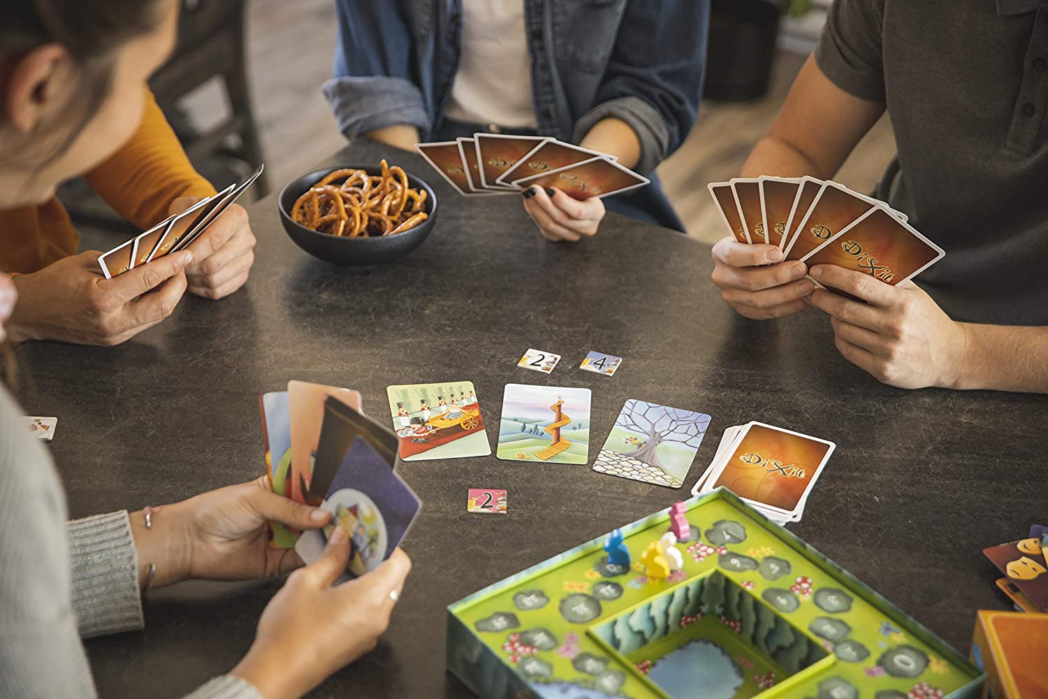 I migliori giochi da tavolo per l'estate 2024: divertimento e convivialità a portata di mano