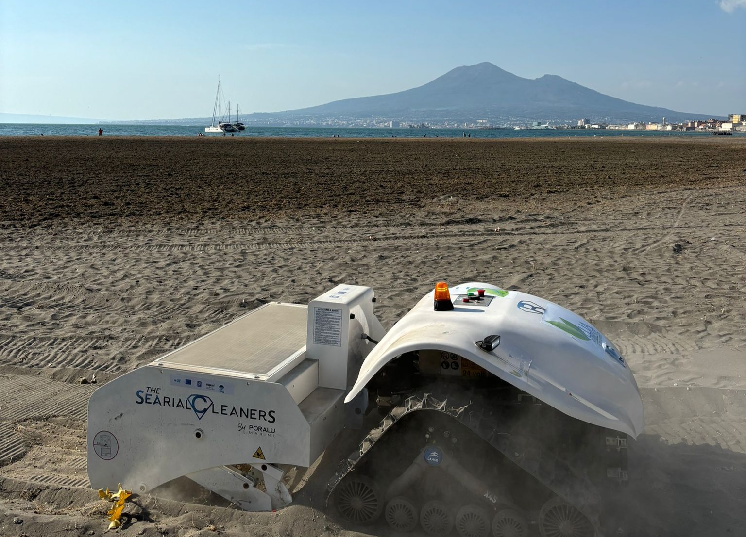 Castellammare, ora arriva il drone pulisci-spiaggia 