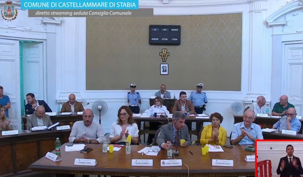 Castellammare, si alla variazione di bilancio: ancora divisioni sul Presidente del consiglio 